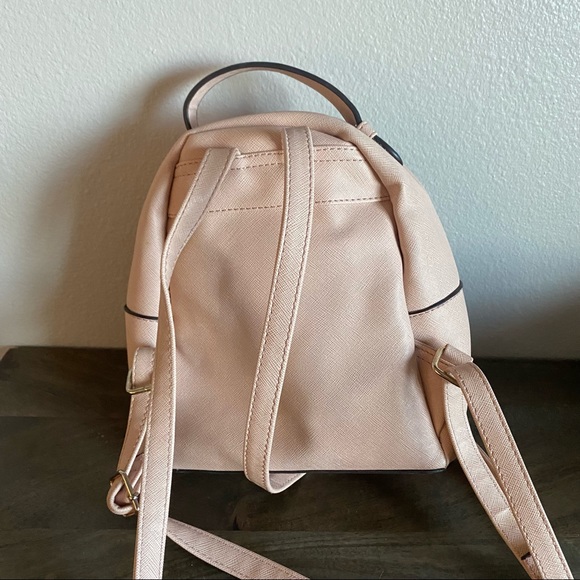 Pink Heart mini backpack - Picture 2 of 5